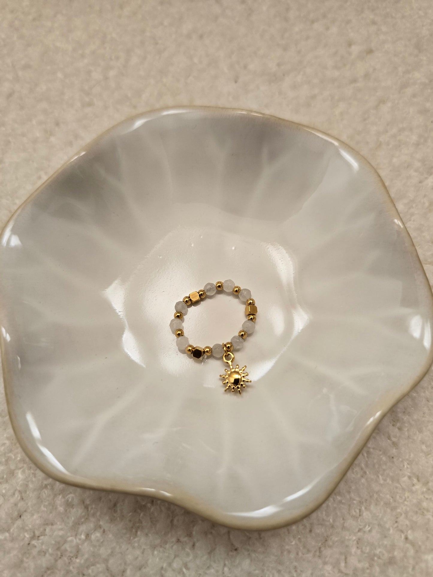 Bague soleil blanche